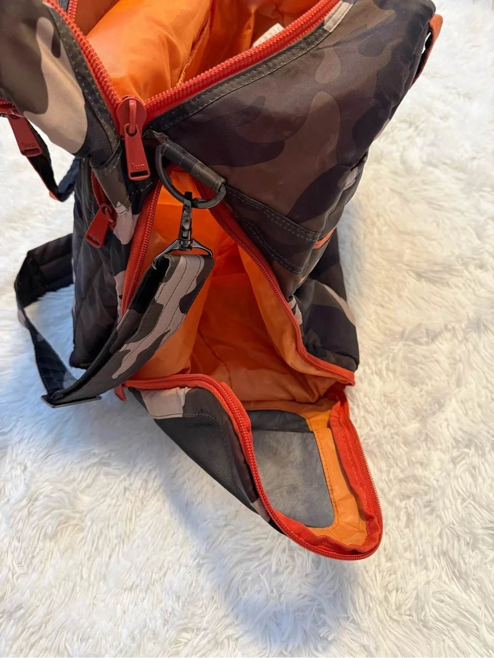 lug quilted camo